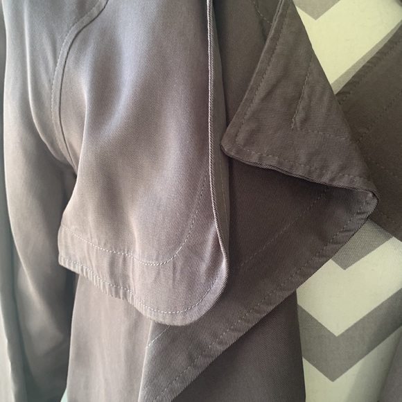 Gray Vigoss trench/duster, size small. - Picture 4 of 7